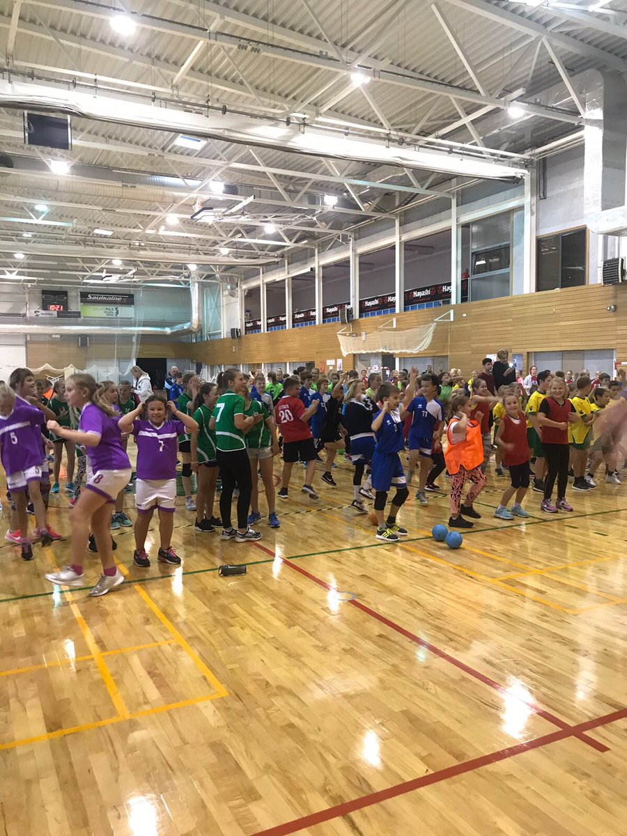 LVhandball's tweet photo. Eiropas sporta nedēļas ietvaros šodien Salaspilī notiek mini handbola turnīrs vairākās vecuma grupās gan zēniem, gan meitenēm! 🇱🇻🤾‍♂️ https://t.co/bXmiVxAYzB