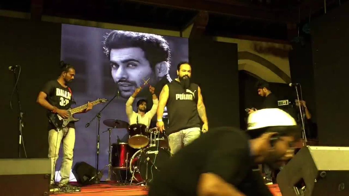 Mh43india's tweet photo. Thank you Freddy Daruwala for this wonderful video.
Had an amazing time with you at Polaris 2kbeyond!  Follow Freddy Daruwala on
Facebook : @FreddyDaruwala ...
Twitter : @freddydaruwala 
Snapchat : freddydaruwala  #mh43indialive #college #wilson  https://t.co/qoE2LR6PLa https://t.co/joya5ZIATZ