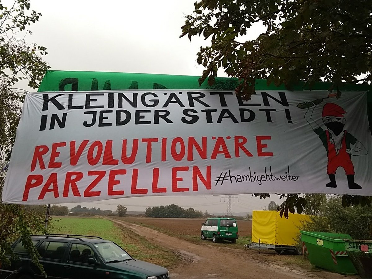 DanielHofing's tweet photo. Am Sonntag ist bundesweiter Aktions- und Demonstrationstag für den #HambacherForst. Den Kleingartenverein könnten sie räumen, die revolutionären Parzellen nie! #hambibleibt https://t.co/XGWtgchA0Y