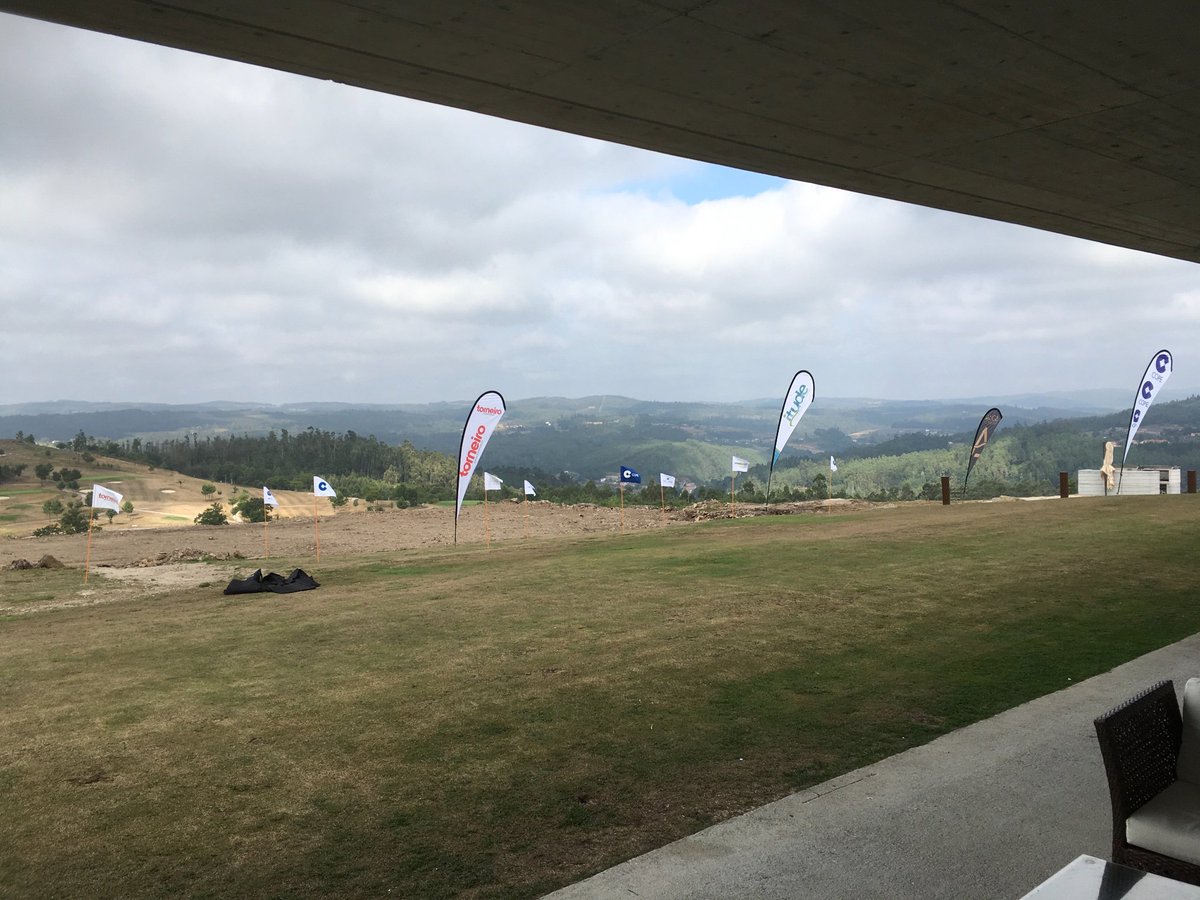golfcopegal's tweet photo. @aeroclubstgo un perfecto escenario para esta gran final del circuito Cope Galicia. Acompañados por nuestros partners. TORNEIRO, AUGA DE PARADA, YUTRAVEL, GADIS, Y MURPROTEC. https://t.co/OjSwuqd38f