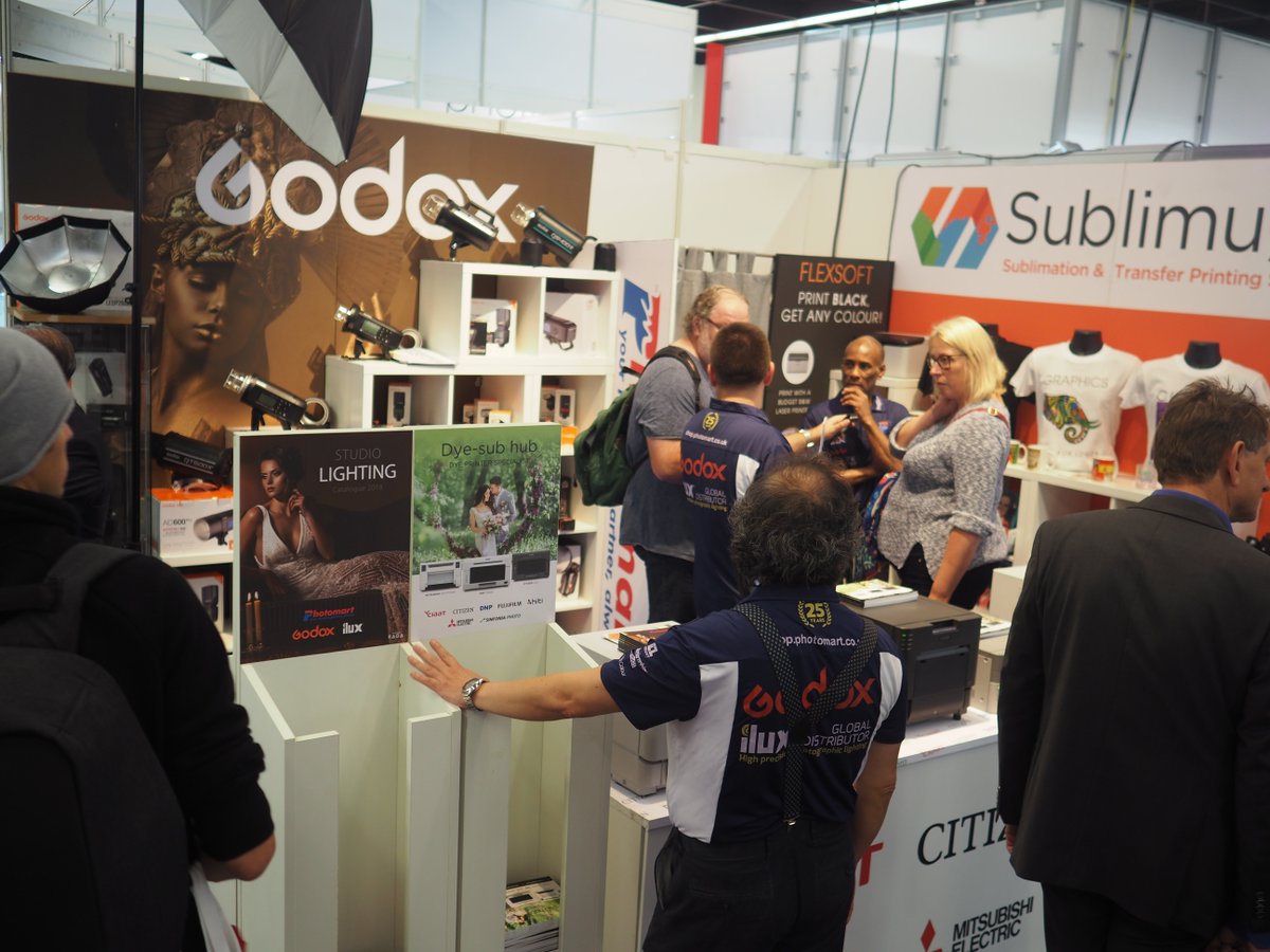 CitizenPhotoPr's tweet photo. Today is the penultimate day of #Photokina 2018 so there's still time to meet some of our partners.

@PhotomartEurope can be found in hall 3.1, stand C11, where you'll see #CITIZEN #Photo #Printers &amp; demos of our #PrintManager #Software.

@photokina https://t.co/wgBshbRMaf