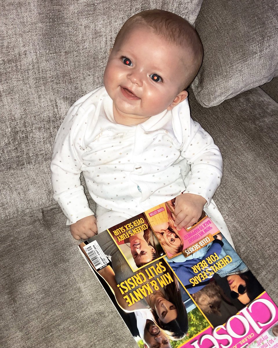 daniellebrown41's tweet photo. Belle loves catching up on the goss in @CloserOnline #baby #belle #closermagazine 💖📰 https://t.co/5DrZiJgLLx