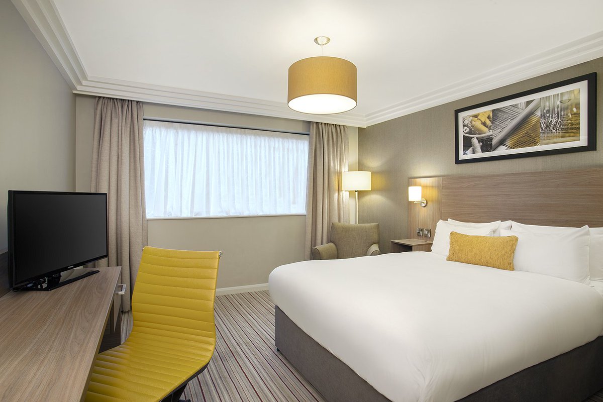 leohotelsukire's tweet image. Would a voucher for a complimentary overnight stay at any UK or Ireland Jurys Inn make your Friday extra happy? RT &amp;amp; follow for your chance to win #happyfriday #stayhappy