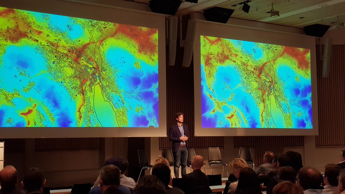 Marie_Eckert's tweet photo. Co2 Verbreitung in Zürich - wie können Smart Cities ansetzten? Vortrag von Stefan Metzger am Davos Digital Forum #DDF18 #Digitalisierung #SmartCity https://t.co/Zr4xsXNghk