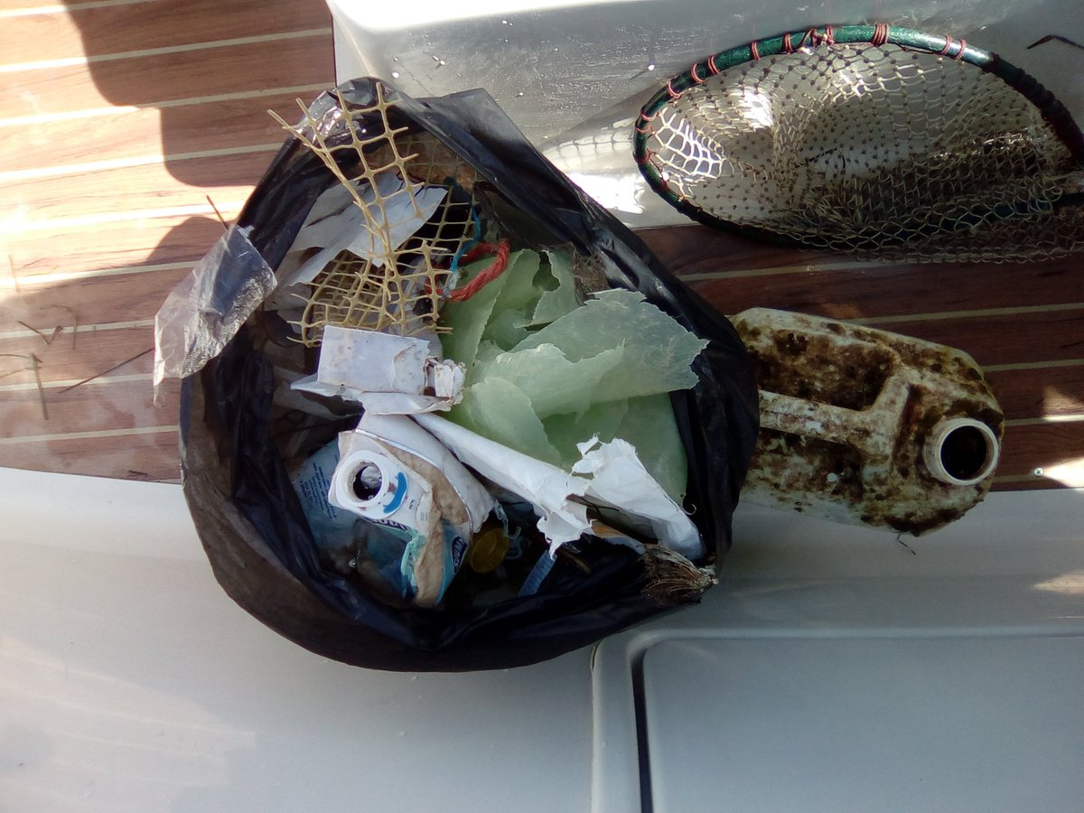 Seguim replegant plàstics aquesta vegada a sa bocana des port de Maó
#pecesdeplastico #Menorcalimpia
<a href="/cvvictori/">Cristina Victori</a>  <a href="/MenorcaBiosfera/">Menorca Reserva de Biosfera</a>  <a href="/BVG_soleado/">Bárbara</a>  <a href="/ainoaa31/">noa</a> <a href="/FullanaMario/">Mario Fullana</a> <a href="/ambienteeuropeo/">ASOCIACIÓN AMBIENTE EUROPEO</a> <a href="/ImeObsam/">IME OBSAM</a> <a href="/obsdelmar/">Observadores del Mar</a>