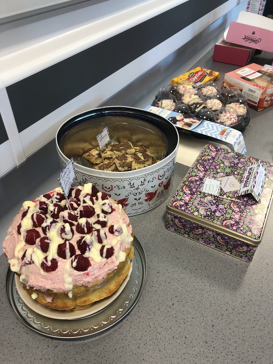 RydenMiss's tweet photo. Caaaaaaaaaake https://t.co/9qT2ocC9PE