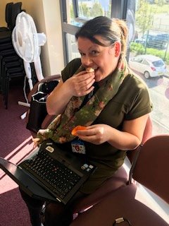 Our special Kathryn Woods enjoying a #CoffeeMorning treat with #teamwellbeing this morning @LancashireCare @kathrynw54 @traceann321 @Nowelljulie @AndyJonesFish @debrabretherto3 @LizKeir1 @tcdean1 @lauralozdean