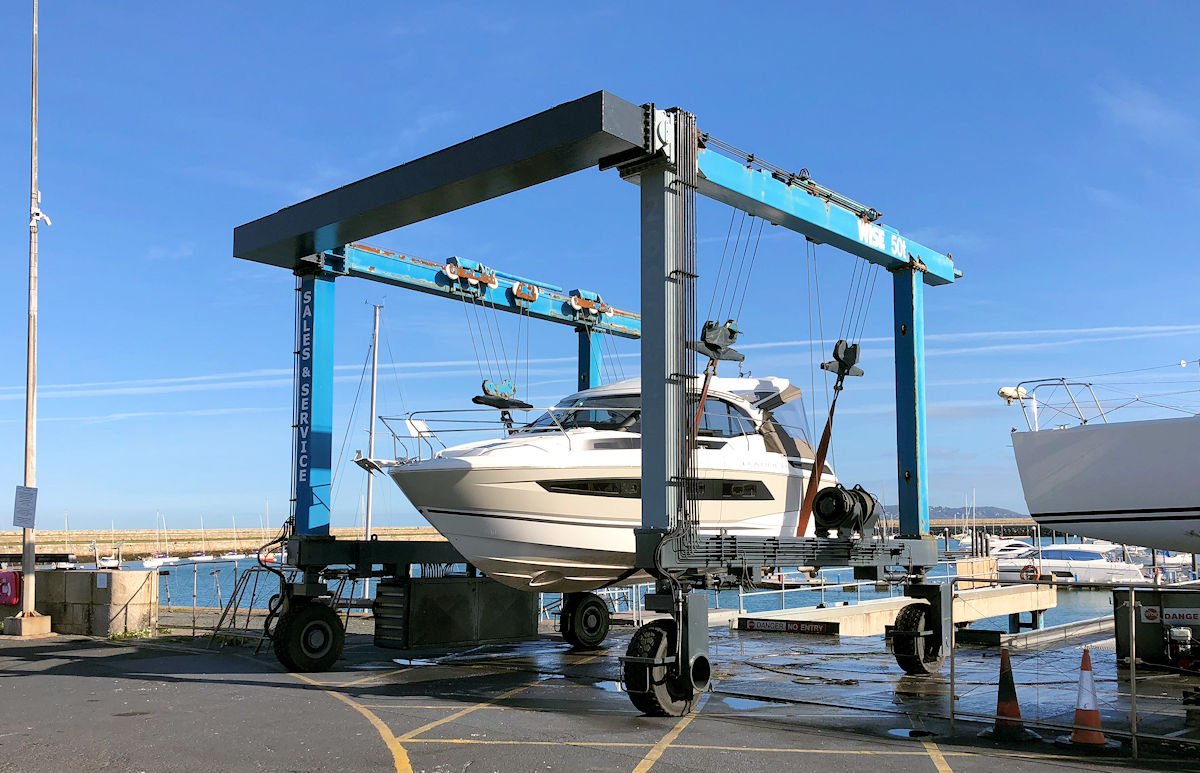 mgmboats's tweet photo. After a busy Southampton &amp; Cannes Boat Show we have lined up sea trials on the Leader 33 this weekend. This boat is fitted with Joystick Docking Control. For more info https://t.co/litWYgcsoF #leader33 #jeanneaupowerboats #seatrials #dunlaoghaire https://t.co/ErEUwZwKTC