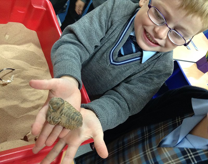 GayhurstSchool's tweet photo. The girls and boys of Year 2 have been archaeologists this week! #buriedtreasure #unknownobjects #ELDRIC #funfinds https://t.co/pjcxgWIUfY