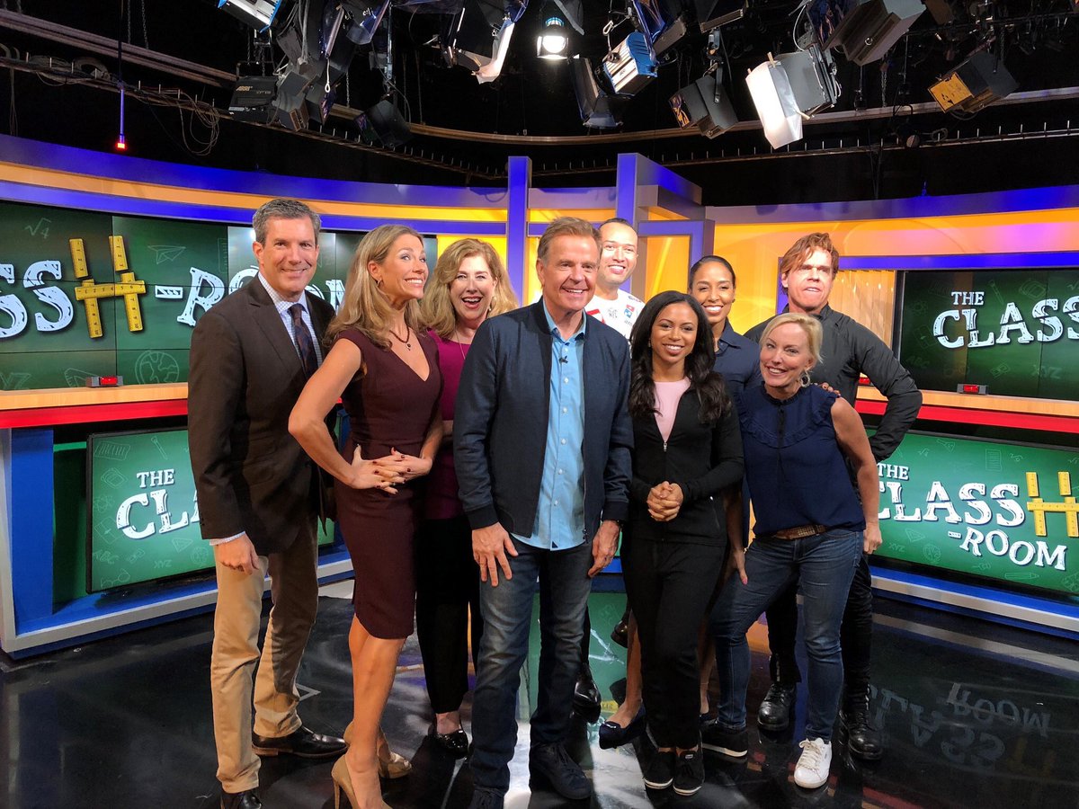 mrrichcurtis's tweet image. When your best friends throw a party at your house while your on vacation with the family!  🤷🏻‍♂️😂#highschoolproblems @theclasshroom #GoodDayPhiladelphia @FOX29philly