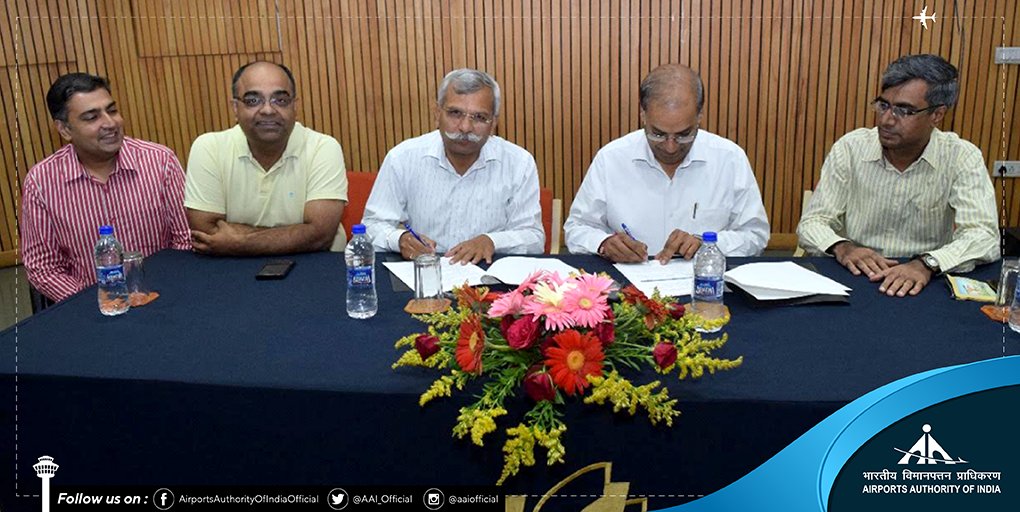 AAI_Official's tweet photo. #AAI today signed an MoU for 3 yrs with @IIM_I to augment the skill-set of its functional heads. Sanjay Jain, ED (HR) signed the MoU, that will invariably enhance AAI officers' work performance, especially in the light of the meteoric rise in air traffic in India. https://t.co/2asHgpW0MC