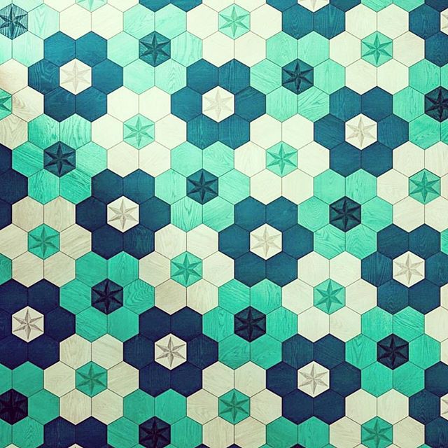 Geometric coloured laser cut hexagon parquet flooring from Italy #pavimenti #parquet #hexagons zpr.io/6DbEU zpr.io/PF5xt