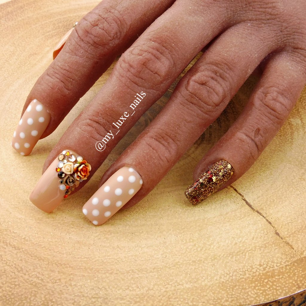 MyLuxeOccasion's tweet photo. Glam Fall/Autumn Nails with Glass Crystals and 3D Flowers.
https://t.co/WEhYWJkMj9
Free shipping is available!
#fallnails #autumnnails #nudenails #3dflowers #glitternails #polkadotnails #ipswichnails #pressonnails #glueonnails #etsyseller #etsyshop #nailart #fall #myluxenails https://t.co/MOxKCmNiIc