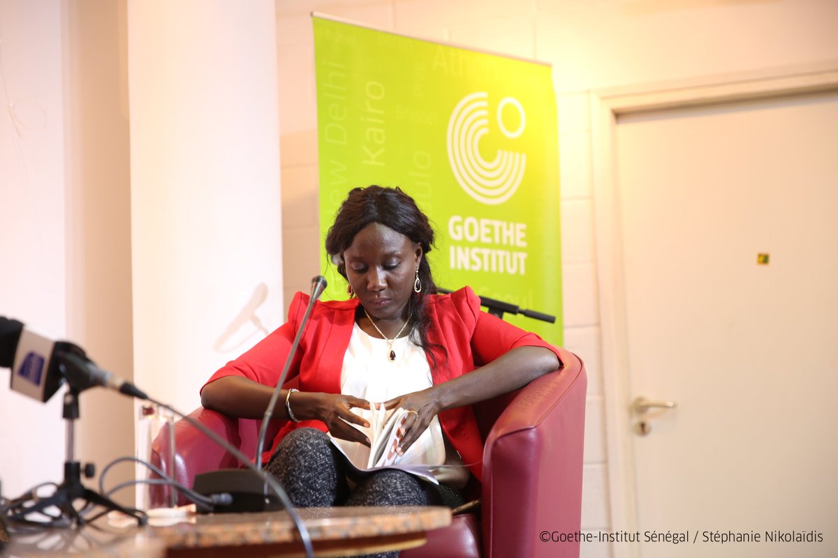 GI_Senegal's tweet photo. @NicolasJoob était l'invité de notre café littéraire #AuCoeurDeLaLitterature pour la présentation de son livre #GenerationYou accompagnée des performances des humoristes Tonton Ada et Sylla Mougneul et du chanteur @boubakirikou #kebetu #litterature #music https://t.co/V5tO4rRljc