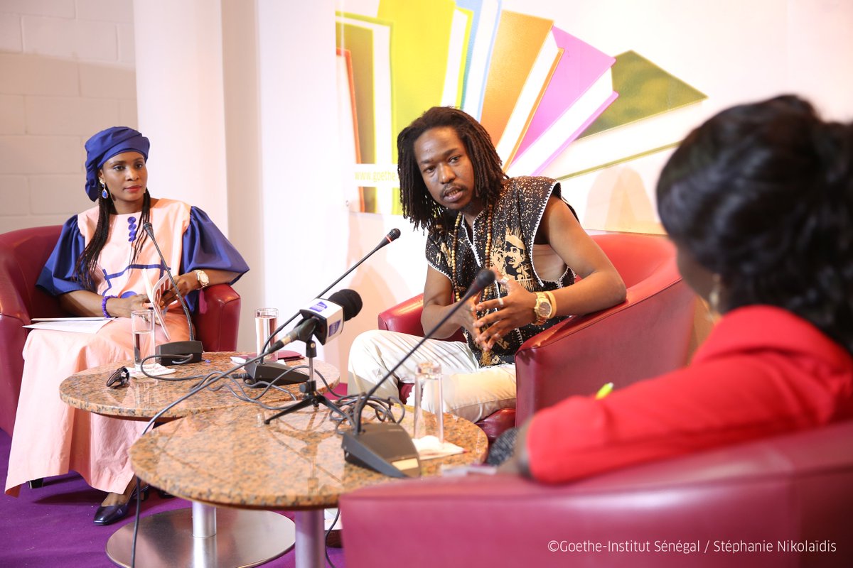 GI_Senegal's tweet photo. @NicolasJoob était l'invité de notre café littéraire #AuCoeurDeLaLitterature pour la présentation de son livre #GenerationYou accompagnée des performances des humoristes Tonton Ada et Sylla Mougneul et du chanteur @boubakirikou #kebetu #litterature #music https://t.co/V5tO4rRljc