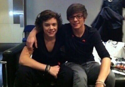 _larryalways's tweet image. thread de apreciação a larry; 💙💚