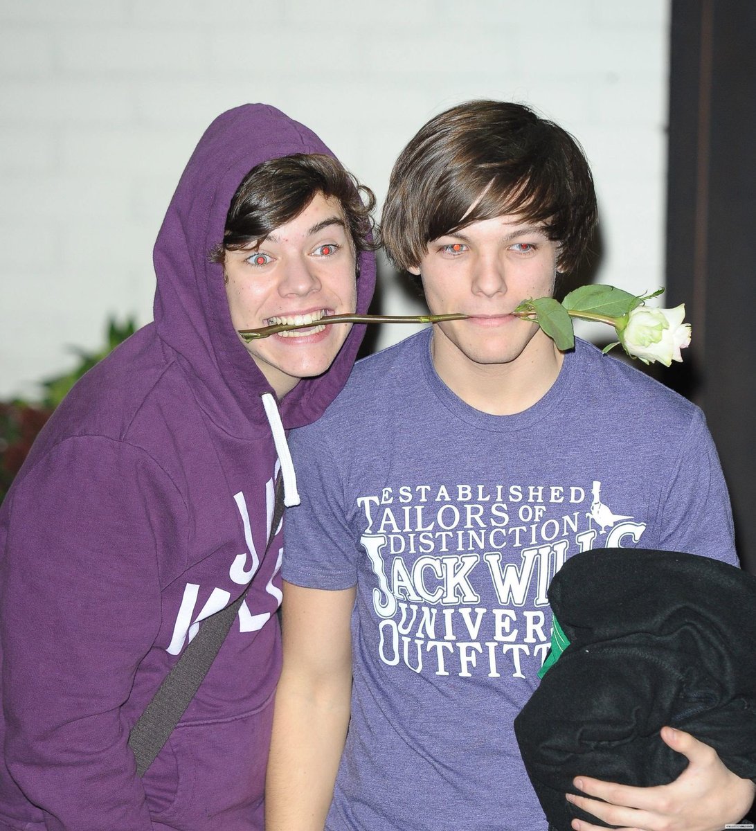 _larryalways's tweet image. thread de apreciação a larry; 💙💚