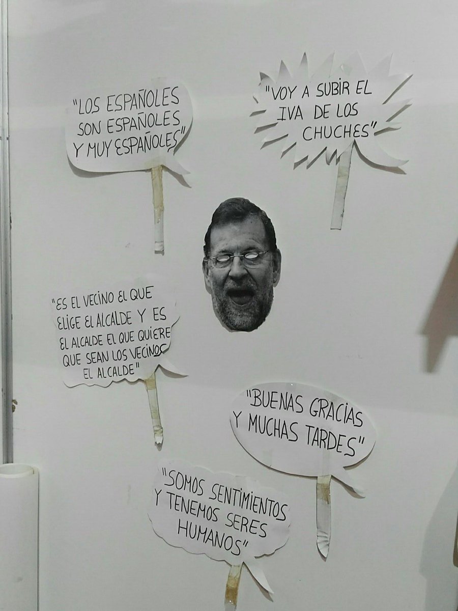 aupoliteia's tweet photo. Ven a nuestro stand y hazte una foto con las mejores frases del ixprisidinti di ispiñi
#JJRR18 @CanalUGR https://t.co/ehPd0hhJq2