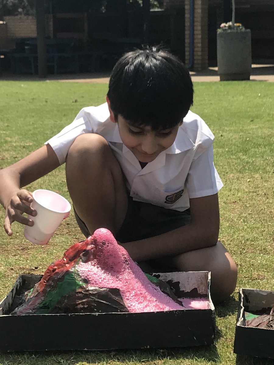sam_barnett02's tweet photo. After weeks of messy work we finally erupted our volcanoes! π #activelearning #boyfriendly #science @BenniesJP @BenniesSA https://t.co/9DDdWCv95f