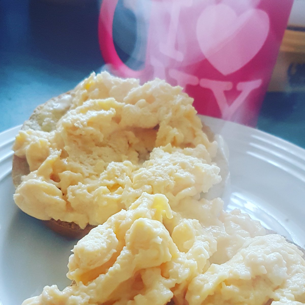 SharonLedger13's tweet image. Brunch of champions....champion cleaner today at any rate! Giving me the energy for decluttering. #operationdeclutter #brunch