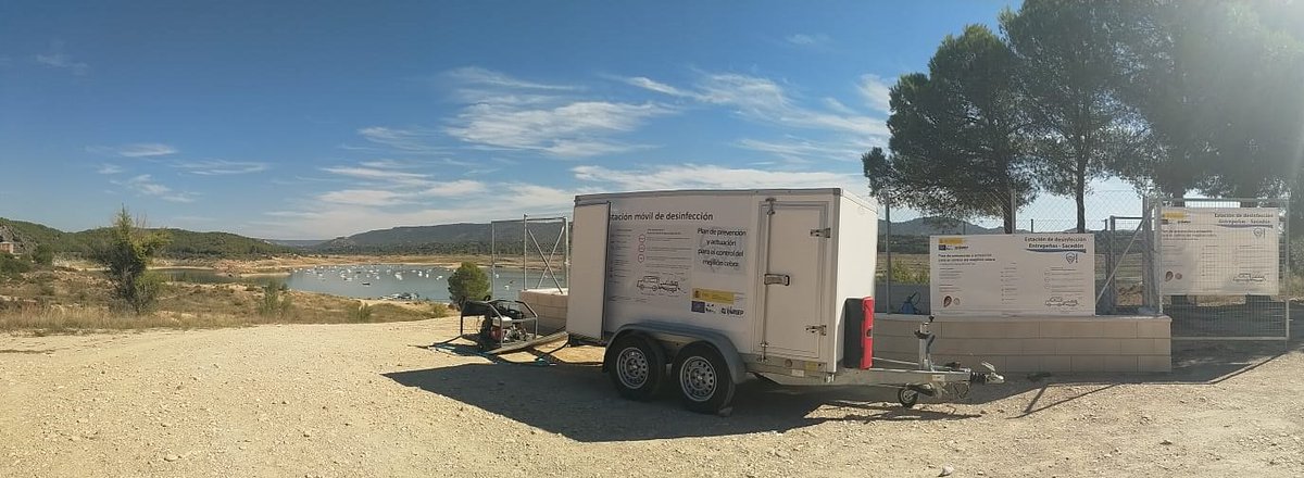 chtajo's tweet photo. Las estaciones de desinfección de embarcaciones para prevenir la entrada y propagación del mejillón cebra son gratuitas y funcionan de viernes a domingo  y festivos, desde las 8 a las 16h. ¡Hasta diciembre!  👏🏽👏🏽👏🏽#CuencaTajo #mejillóncebra #MedioAmbiente https://t.co/TwYHoeXjqq