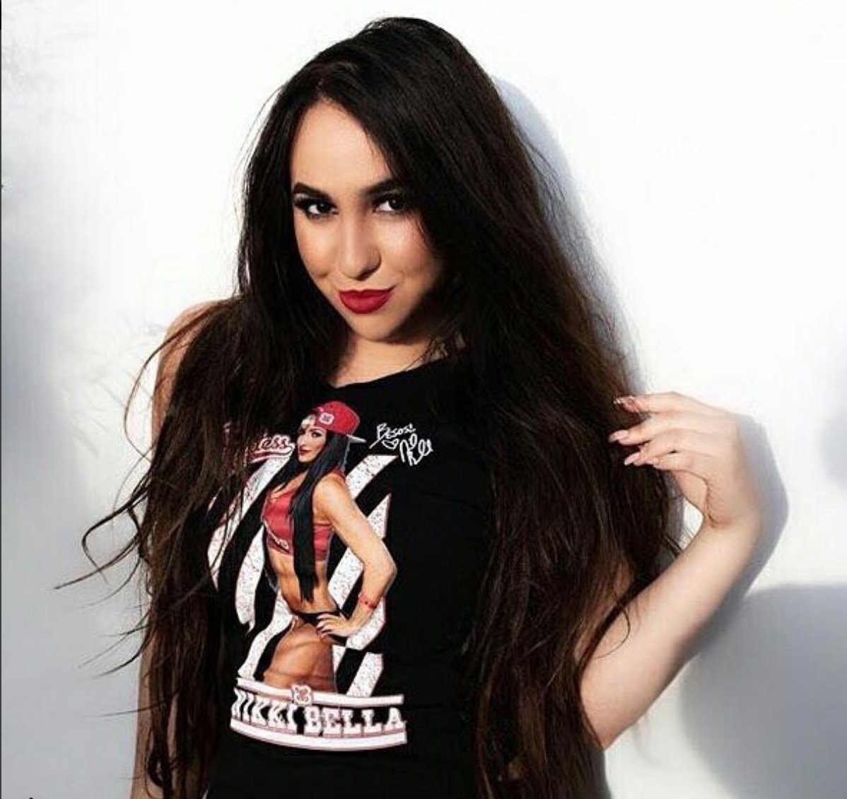UrbanSpecies's tweet photo. @therafymahone looking STUNNING in our @thenikkibella T!
.⠀
.⠀
.⠀
.
.
.⠀
.⠀
#NikkiBella #TotalBellas #BellaTwins⠀
@thenikkibella #WWE #FearlessOne #wwe #wwewrestling #womenwrestling #sdlive #smackdown #superstar #wwedivas #wweshirt #tshirtdesign #tshirtlovers #mode https://t.co/m6yKvc6BHY