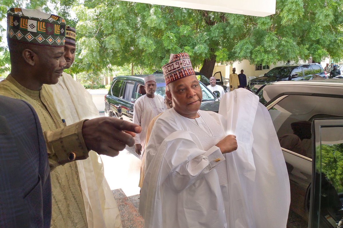 DanBorno's tweet photo. #Lamisula Ward in #Maiduguri @GovBorno @KashimSM Ward all lined up to be counted in support of @MBuhari
CC: @OfficialAPCNg @BashirAhmaad https://t.co/iWS8UCMfYQ