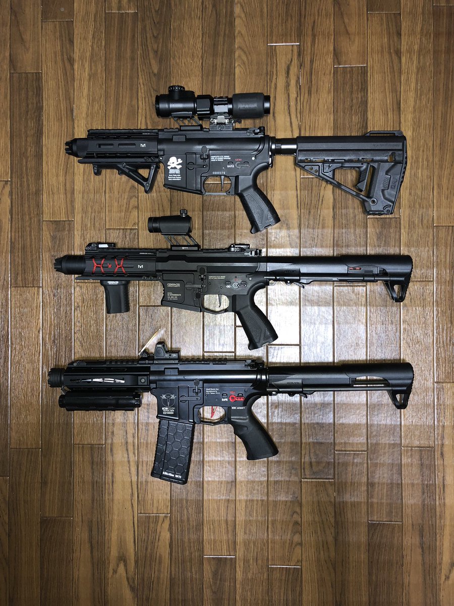hirohiro7654321's tweet photo. weight and ballance
何故だか判らないがワンゲーム事に銃を交換して、その間にメンテをする運用法なので、重量を揃えながら、楽しむスタイル❣️
レティクルまでの長さを揃える事が大切‼️…
ホップパッキンも揃えて弾道を変えない事
#デスマシーン2 #ARP556 #ICSCXP
#サバゲーマー #愛銃晒す https://t.co/M5VAVPFCHc