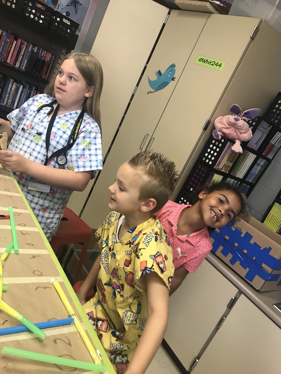 millerstrong20's tweet photo. We have the best buddies ever! Celebrating homecoming week by practicing our punting skills. @SShepReads https://t.co/JaiaEkagFx