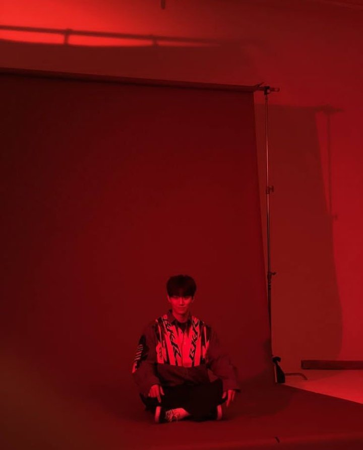 2pmalways's tweet photo. [2PM IG]
#NoWayX #HesNot #APowerIdol #IMean Look how endlessly cute he is even in the red light.
https://t.co/zwUGioa0e1 https://t.co/CBMA7lOUqR