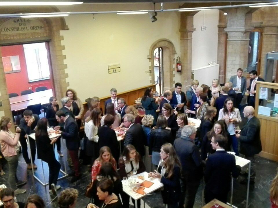 JBBrabantWallon's tweet photo. Traditionnel lunch offert par le Conseil de l'Ordre, afin de permettre aux patrons de présenter leur(s) stagiaire(s) aux magistrats #preaccueil #JBBW https://t.co/NkosXYOzSI