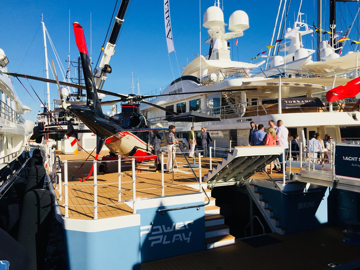 YachtingHolland's tweet photo. A lot of sunshine and beautiful yachts and supplies on display. Meet the Dutch at the Monaco Yacht Show 2018! #thinkyachtsthinkholland #luxurylifestyle #superyachts #sunshine #yachting 🇳🇱⚓️ https://t.co/7VOfpS2s63