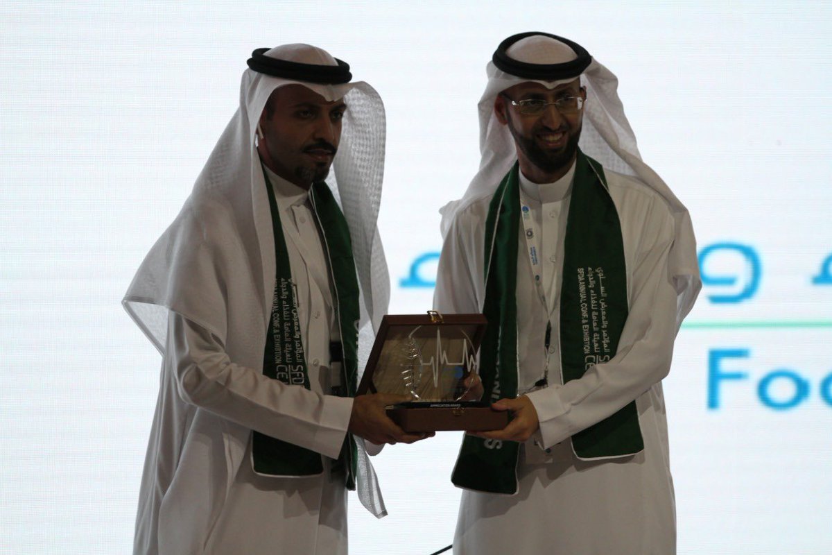 IfmexSaudi's tweet photo. المشرف العام على الشؤون التنظيمية يشكر جميع القائمين من منظمين ومتطوعين في تنظيم ونجاح مؤتمر #الغذاء_والدواء
#SFDAC18 https://t.co/JNkA2VckU7