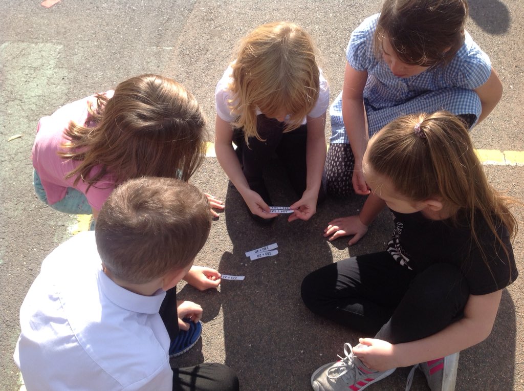 ClaphamTerrace1's tweet image. Year 3 have been using their mental calculation skills to become addition heroes. @MathsoftheDay A great way to make maths active. #makemathsfun #numberbonds