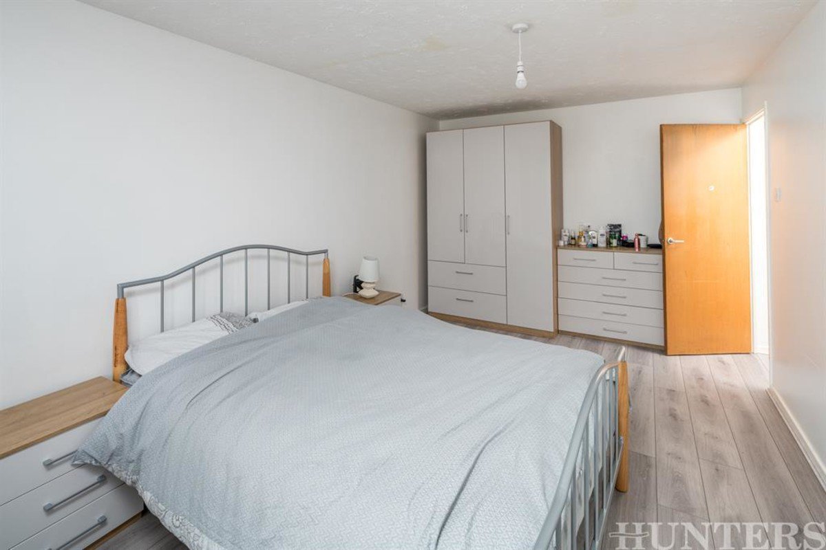 HuntersTottenh1's tweet photo. For Sale: Creighton Road, London, N17 | £300,000

As you come in; the living quarters are made of a sing and a large double bedroom. There also a 21 ft reception living space that conveniently bring you to the kitchen. 

See more details https://t.co/v6zBkDw0YG https://t.co/RfWGttozTe