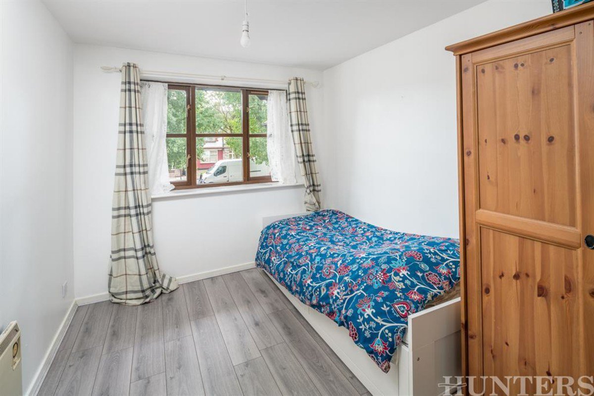 HuntersTottenh1's tweet photo. For Sale: Creighton Road, London, N17 | £300,000

As you come in; the living quarters are made of a sing and a large double bedroom. There also a 21 ft reception living space that conveniently bring you to the kitchen. 

See more details https://t.co/v6zBkDw0YG https://t.co/RfWGttozTe