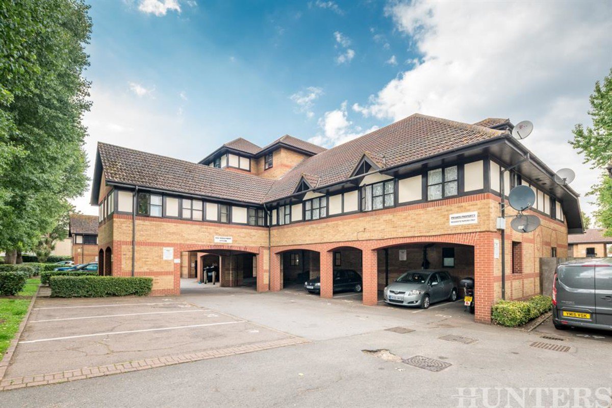 HuntersTottenh1's tweet photo. For Sale: Creighton Road, London, N17 | £300,000

As you come in; the living quarters are made of a sing and a large double bedroom. There also a 21 ft reception living space that conveniently bring you to the kitchen. 

See more details https://t.co/v6zBkDw0YG https://t.co/RfWGttozTe