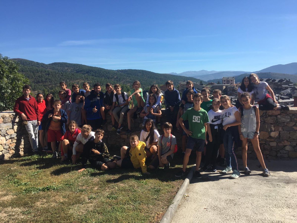 ESO1Virolai's tweet photo. Darreres activitats de #convisVirolai 1rESO @EscolaVirolai abans de tornar cap a casa https://t.co/kP8PT3kluH