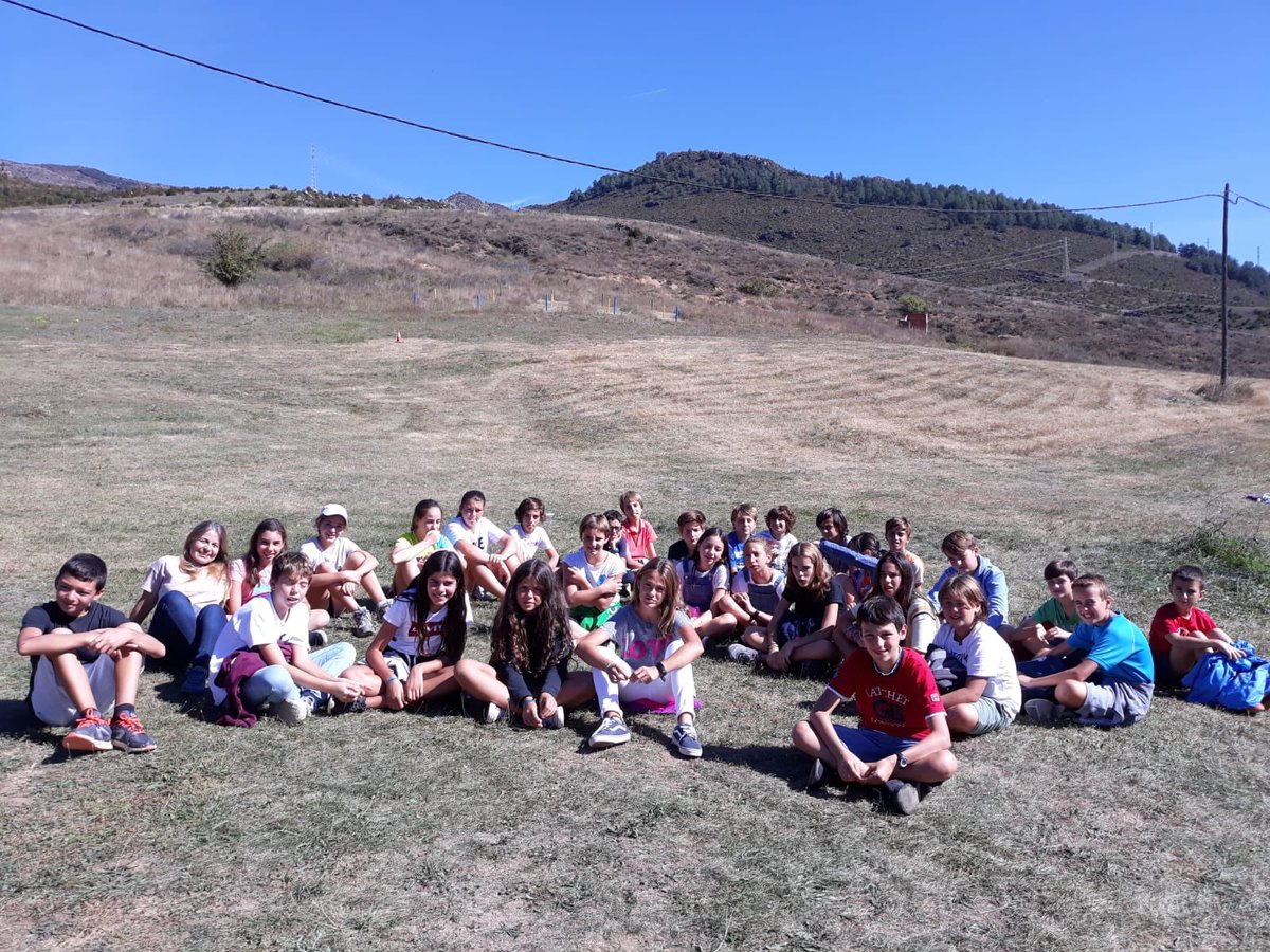 ESO1Virolai's tweet photo. Darreres activitats de #convisVirolai 1rESO @EscolaVirolai abans de tornar cap a casa https://t.co/kP8PT3kluH