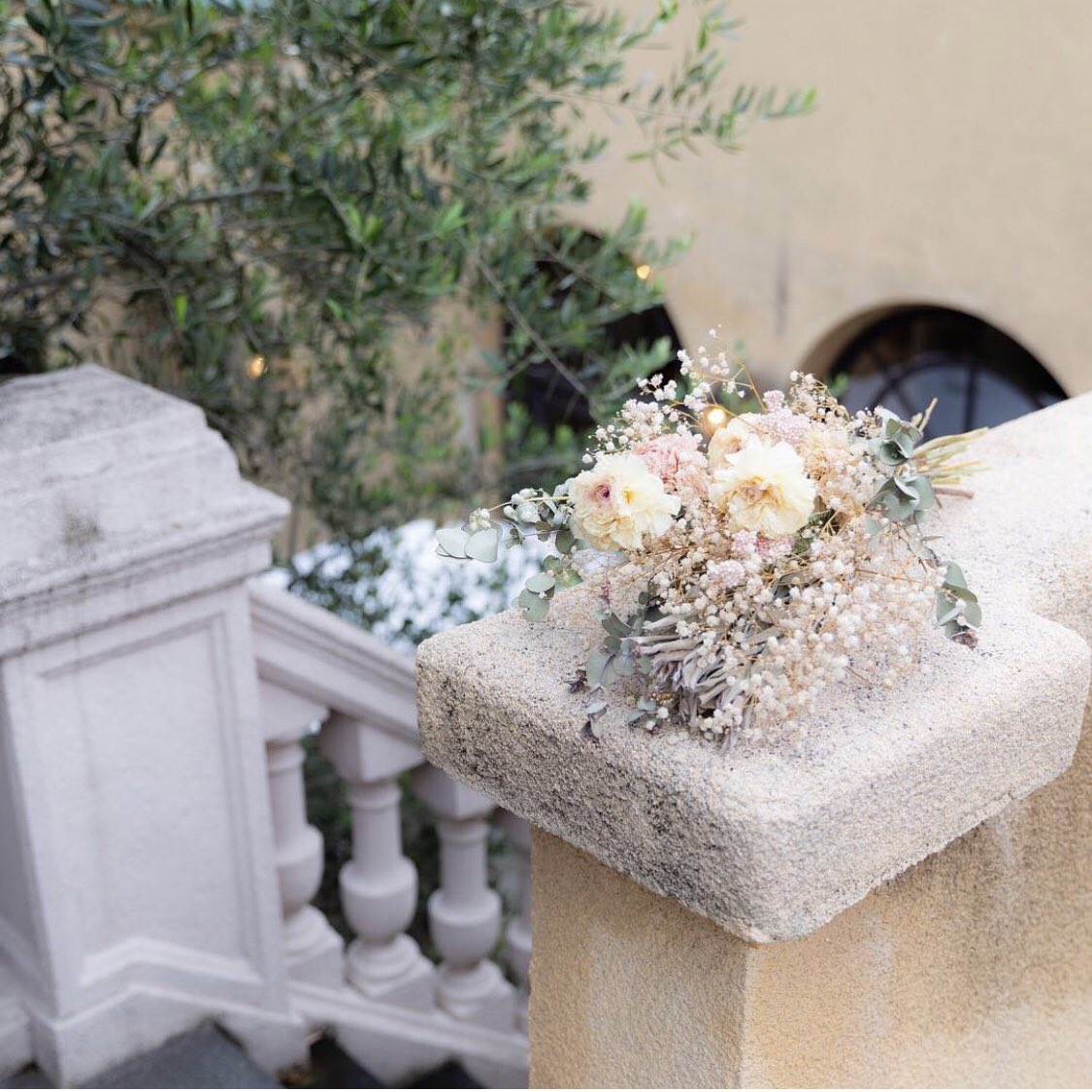 טוויטר Ainoa 生花のない花屋 בטוויטר ブーケ かすみ草 感謝 ピンクのラナンキュラス とても魅力的 飾らない美しさ 青のデルフィニウム あなたは幸福をふりまく 青い花はサムシングブルーの意味もあります ユーカリ 思い出 ライスフラワー