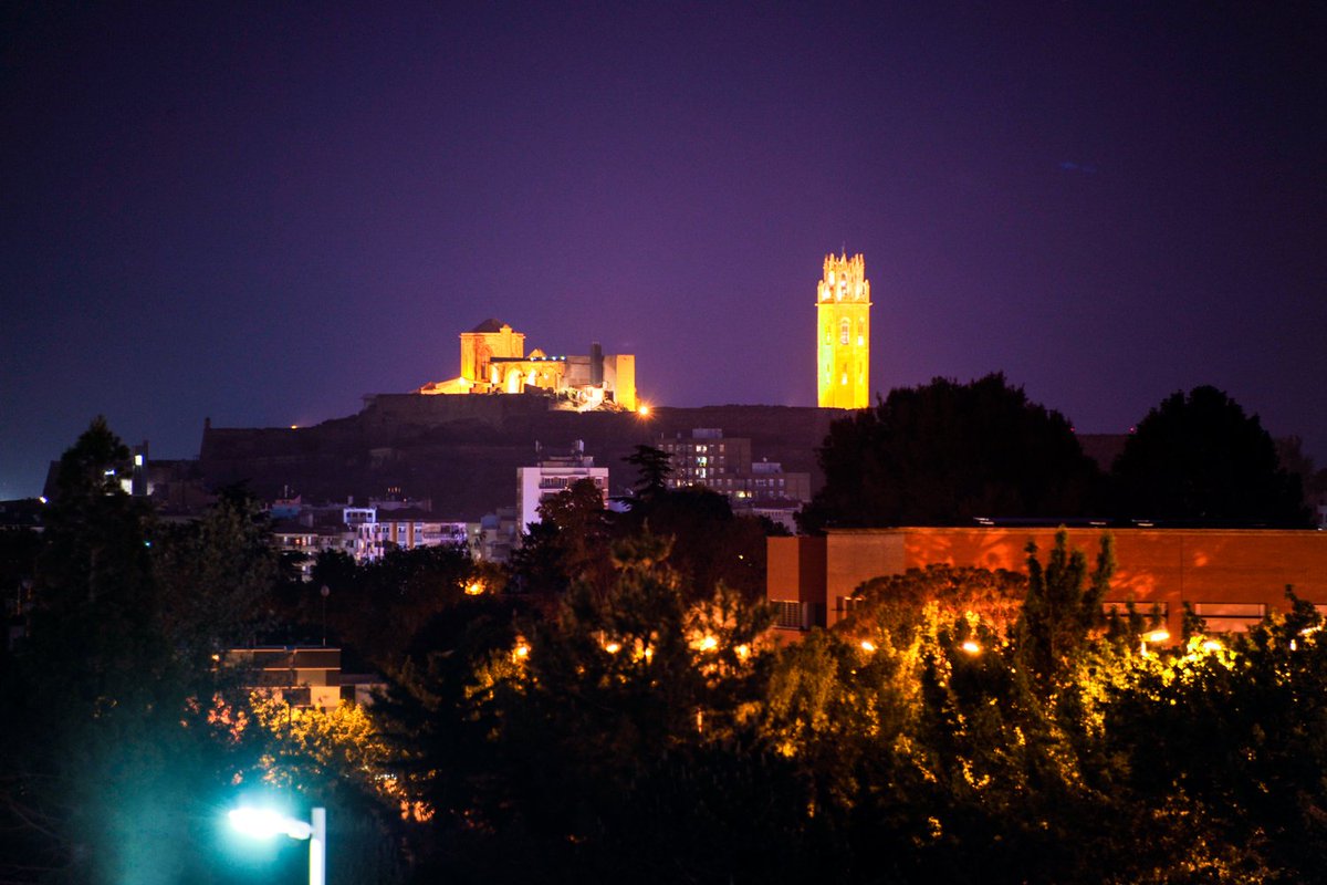 MorrisonLleida's tweet photo. Aprovecha el buen tiempo para venir al Club Morrison Lounge Bar @MorrisonLleida y disfrutar de un aperitivo al mediodia, una copa o una cena con estas vistas 😊 Te esperamos en Av. Rovira Roure 195, para reservas 616 64 00 48 #MorrisonLleida #ClubMorrison #Lleidatanament https://t.co/IX5OGWH8Dl