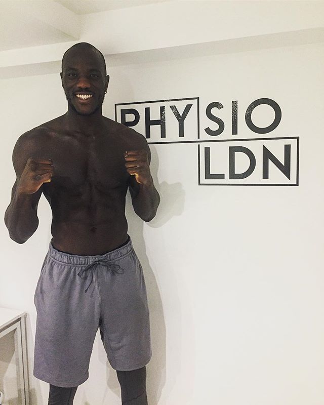 RebeccaBossick's tweet photo. 🖤🙏🏽@stefano_pb in today @physioldn for his pre-fight sports massage 🙏🏽🖤
.
💙We wish him all the luck in the world this weekend for his fight, let’s make it a KO 💙
.....
....
...
..
.
#deeptissuemassage #sportsmassage #physio #physiolondon #physiol… https://t.co/CKw4Q4KP9Y https://t.co/gO8rmt0bTG