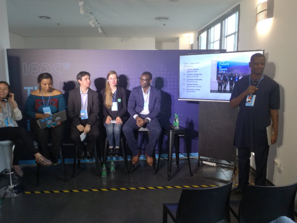 titinto_'s tweet image. Ce matin à #IODC18 @mbakatre modère la session sur #OpenElection @anptic @OpenDataBurkina @cafdo_officiel @LizCarolan @ODIHQ