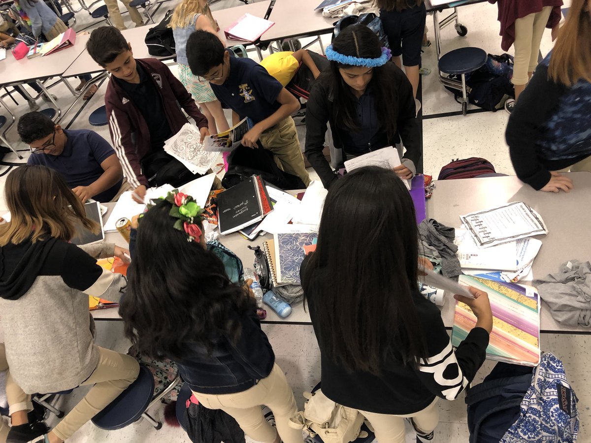 AValles_SRMS's tweet image. Drop Everything and Organize in P.E.!!! This is why the #GeneralsConquer!!!! @SRidge_MS @SunRidge_AVID