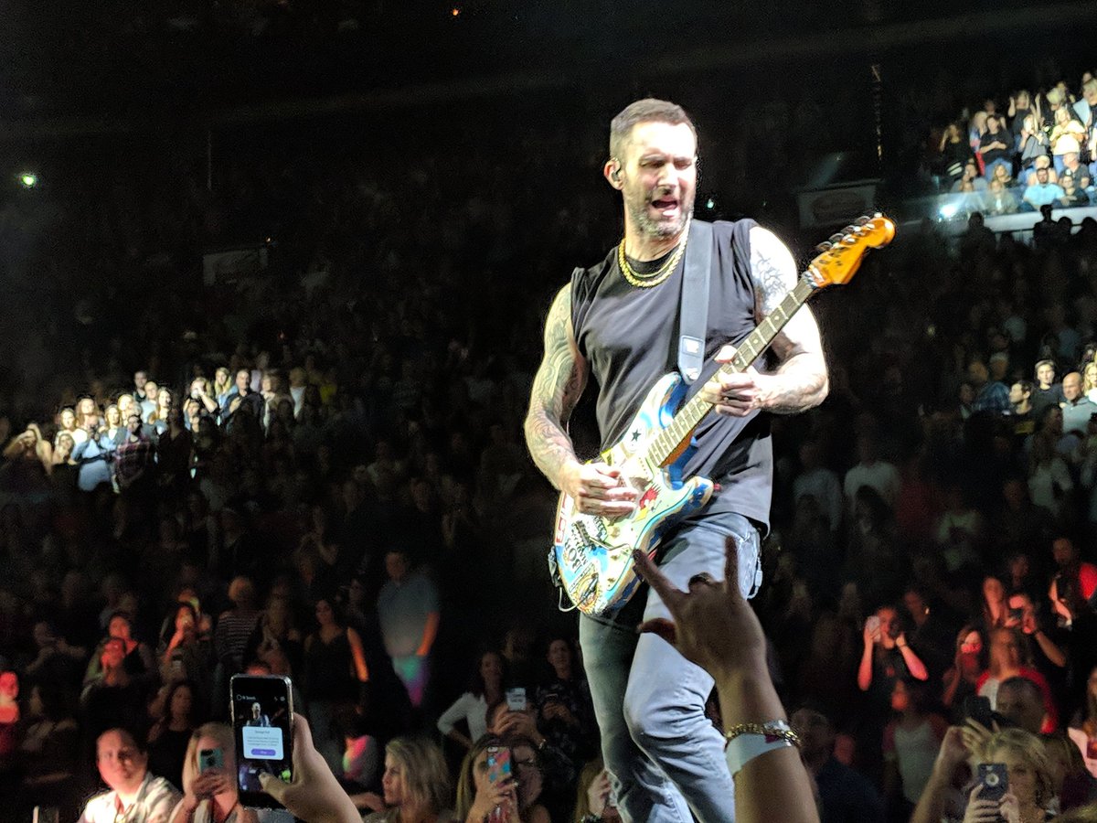 SamMyers118's tweet photo. @verizon Thanks for the Maroon 5 tickets! Such an awesome experience! Couldn't have been any closer unless you put a chair on the stage!!! #vzup #googlepixel2camera https://t.co/Ir8yZUFAqW