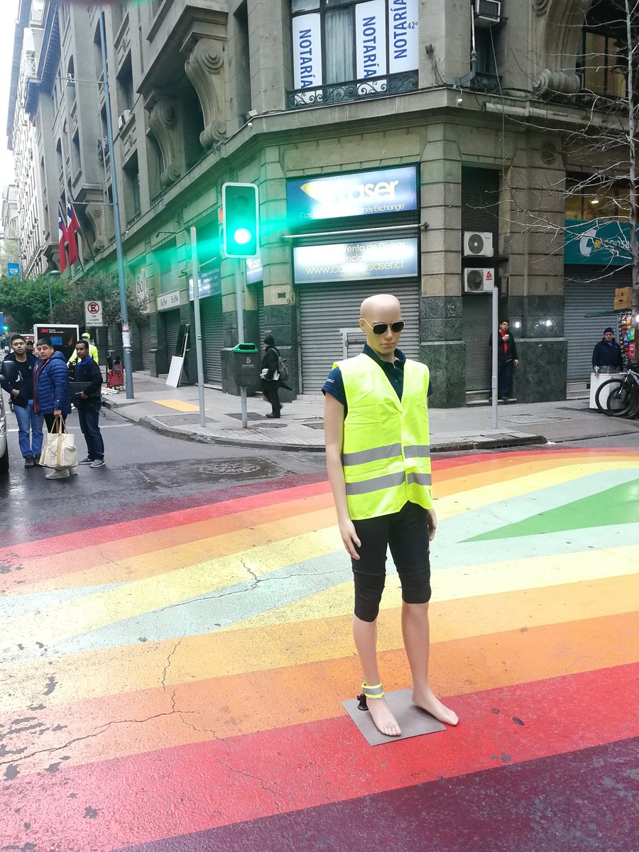 lstuven's tweet photo. Más de 1 millón de viajes diarios en bicicleta demuestra que ya no es una moda. Es un medio de transporte de relevancia que debemos respetar al igual que los peatones. Nueva Ley de Convivencia Vial, q comienza a regir en noviembre, busca igualar sus derechos #DiaNacionalSinAuto https://t.co/89ax8JKb3L