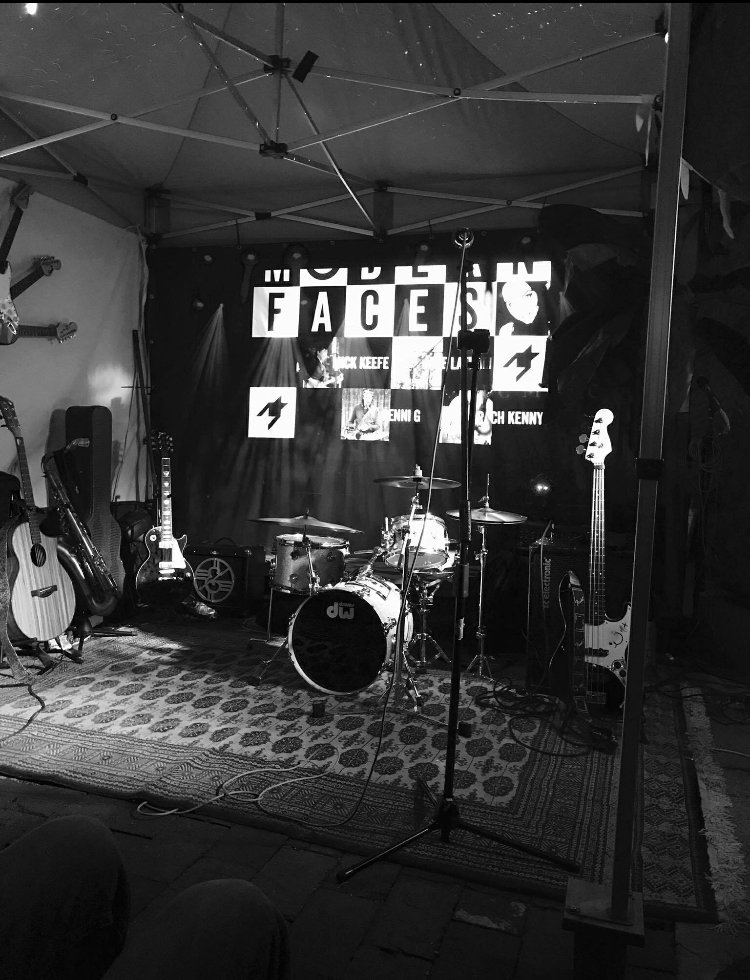 It’s the end of the month people so make it a good one with The Modern Faces live here tomorrow night! 🎉

Why not get here early, grab a bite to eat, get the best seat in the bar with a pint or a cocktail and settle in for some more awesome live music 🎸