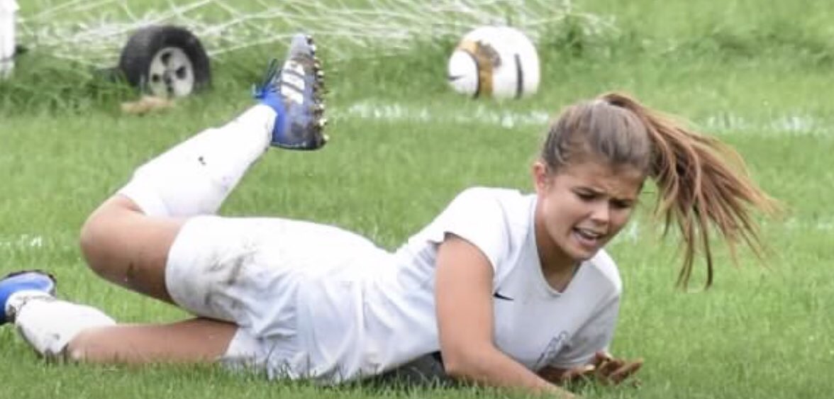 BHSDevilsSoccer's tweet photo. Not sure how this happens in the middle of a game. https://t.co/KhH58eZdhq