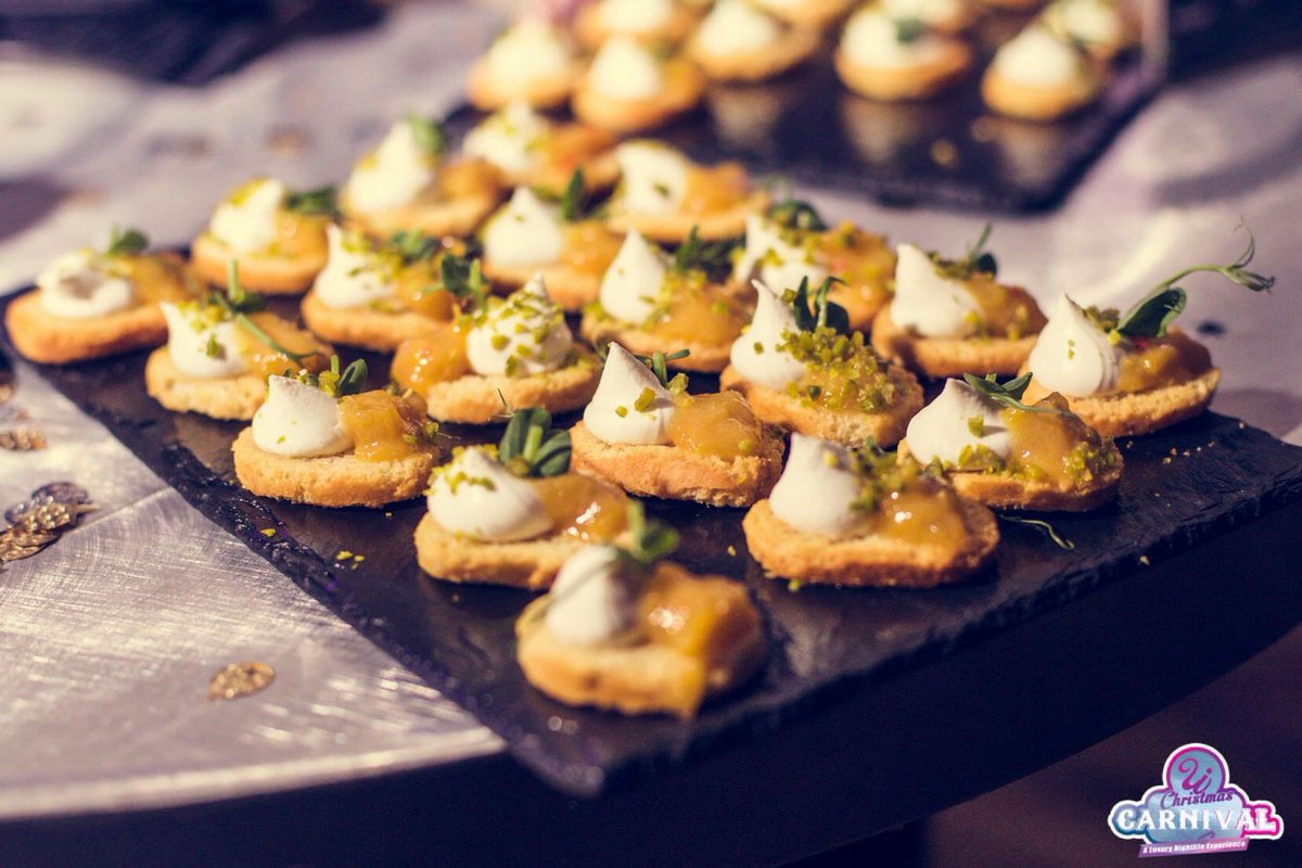 UIXmasCarnival's tweet photo. 😍#CANAPE😍

We LOVE these delicious #handcrafted #canapés which were circulating the #VIP area!

Back at @Play_Welling 21/12/18

#FridayFeels https://t.co/0nzEedy0g0