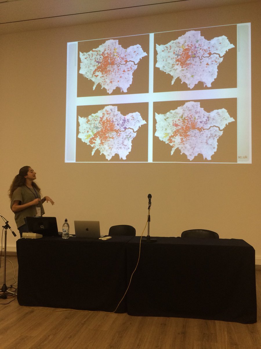 npalomin's tweet image. Drivers of innovation at the local scale. @ElsaArcaute from @CASAUCL speaking at the @ccs18gr Infrastructure, planning and env. session